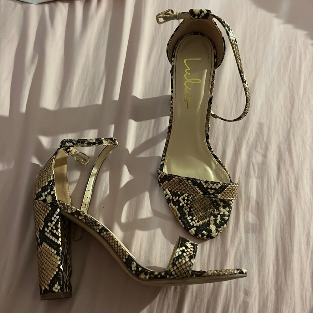 Lulus snake print heels